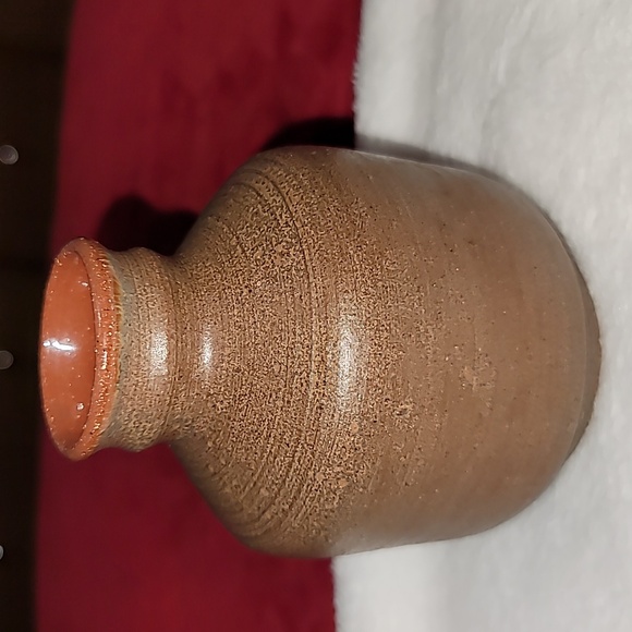 Set of 2 Mini Tradional Brown Hand Pottery Vases - Picture 7 of 9